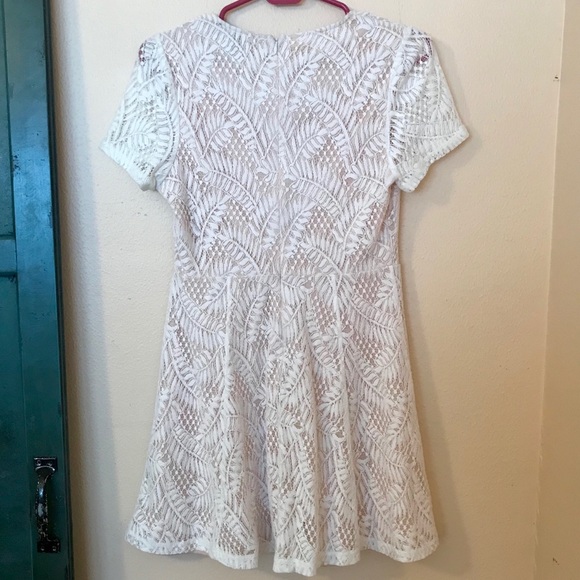 Blush lace dress - Picture 4 of 5